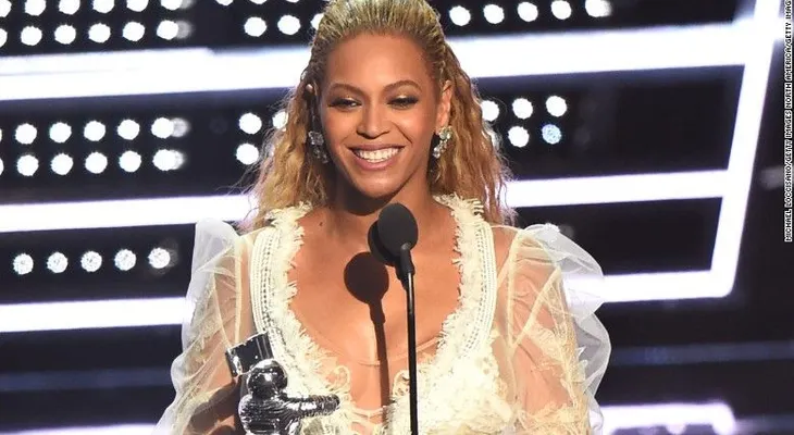 Beyoncé se roba el show en los MTV MVA