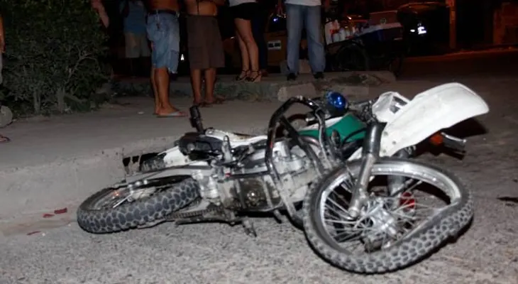 Hombre muere al deslizarse motocicleta en que viajaba