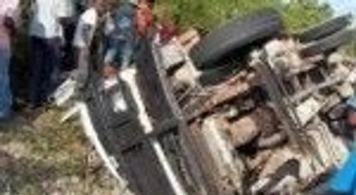 Mueren tres miembros de una familia en un accidente de tránsito