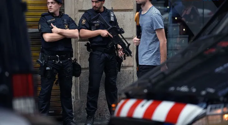 Ataques en España: continúa cacería internacional para capturar al conductor de Barcelona