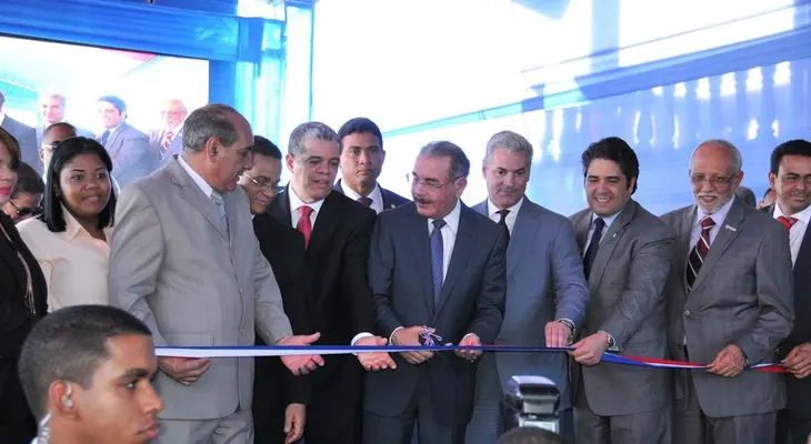 Presidente Medina inaugura dos estancias infantiles en Moca