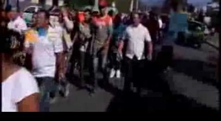 Piden liberen mujer detenida por llamar "feo" a hijo de ex fiscal