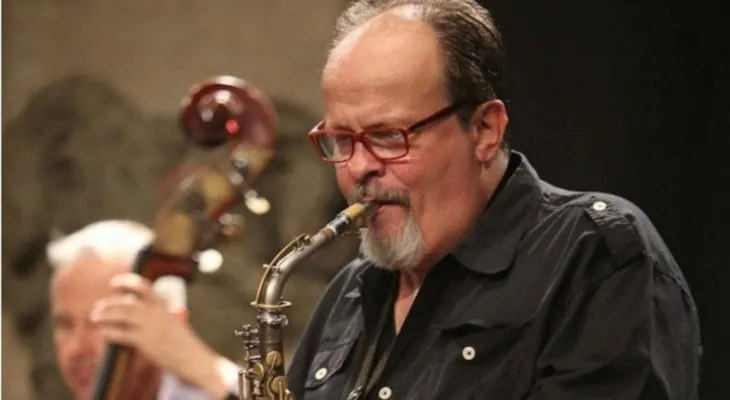 Muere en España saxofonista Marcelo Peralta por coronavirus