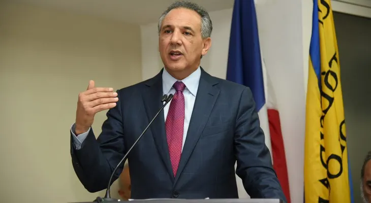 Peralta: Solo quedan 176 mil personas para que RD quede libre de analfabetismo