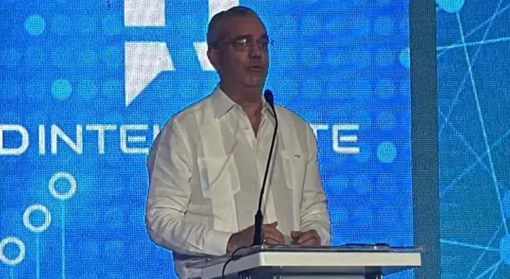 Gobierno lanza RD Inteligente para capacitar a un millón de dominicanos en inteligencia artificial