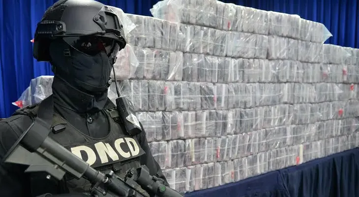 Incautan 390 paquetes de droga en contenedor de empresa exportadora