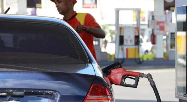 El GLP baja RD$2:60; la gasolina primium sube 1:10 y la regular 1:60 