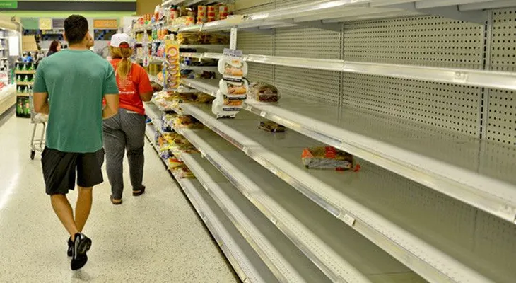 El conmovedor mensaje de un supermercado al retirar los productos extranjeros de sus estantes