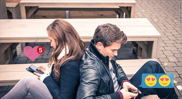 Los universitarios usan Tinder para buscar amigos