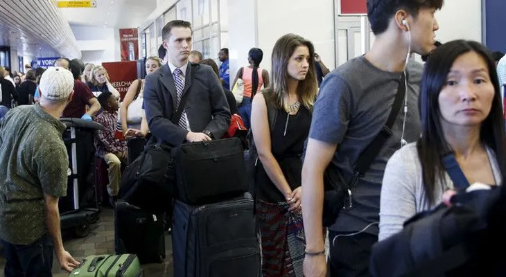 Un avión dura 20 horas en vez de 5 en volar de Miami a Los Ángeles