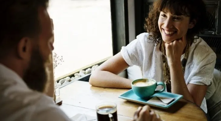 Anota estos 6 tips para cautivar a tus suegros en la primera cita
