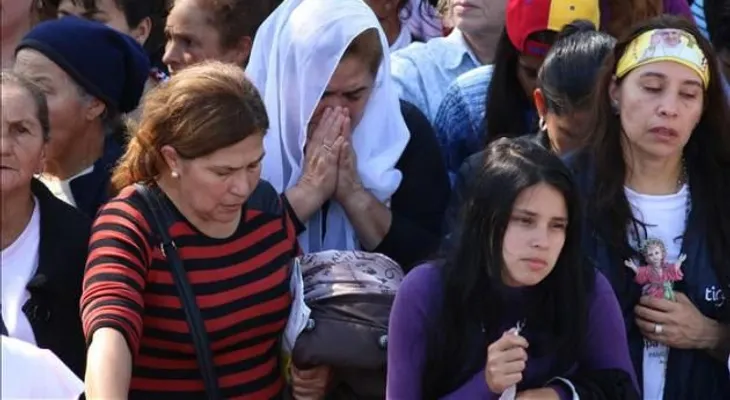 El papa dice en Paraguay: Las ideologías terminan mal y no sirven