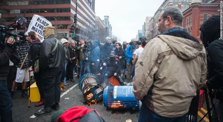 Más de 200 acusados por los disturbios en la toma de posesión de Trump
