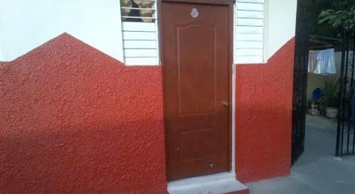 Policía dispersa a bombazos a manifestantes en Los Alcarrizos