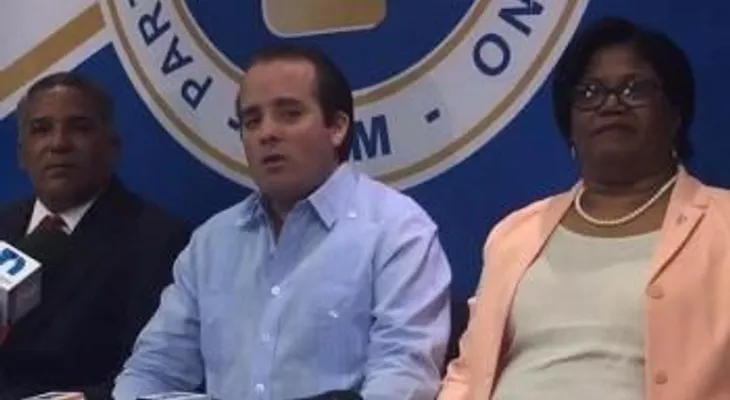 Paliza: El que quiera reformar la Constitución que no cuente con el PRM