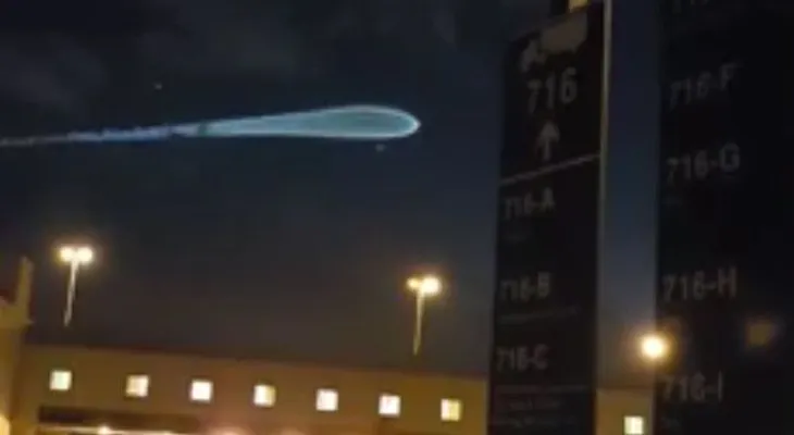 Una extraña figura en el cielo asombra a los habitantes de Miami