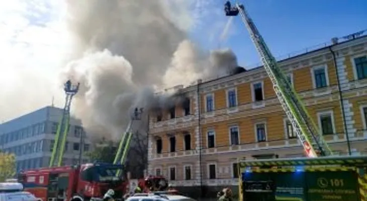 Ataque ruso con dron contra la Academia de las Ciencias de Ucrania deja un muerto y tres heridos en Kiev