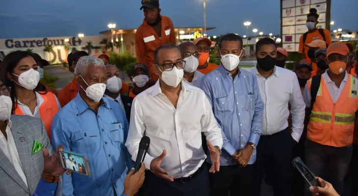 MOPC realiza amplio plan de asfaltado, bacheo y acondicionamiento de túneles y elevados en el GSD
