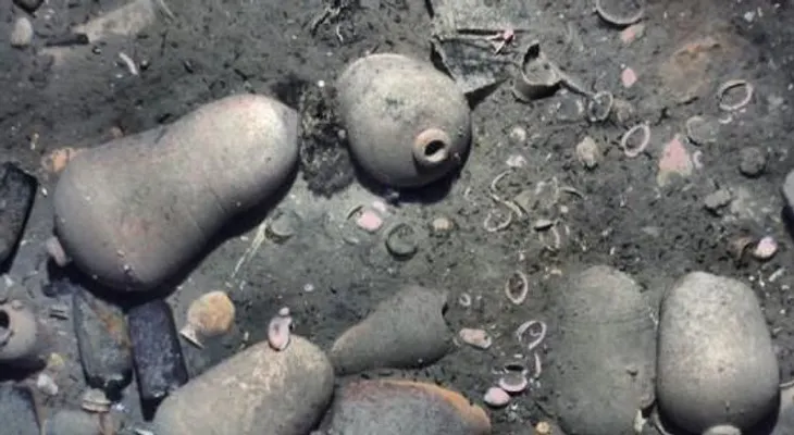 Encuentran barco hundido hace 300 años con tesoro valorado en miles de millones de dólares