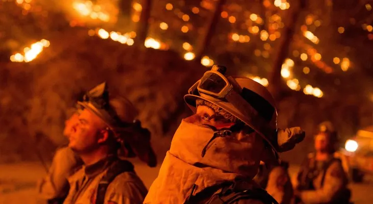 Más de mil casas y edificios destruidos por los incendios forestales en California