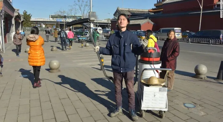 Este artista aspiró la polución del aire de Beijing y la convirtió en un ladrillo