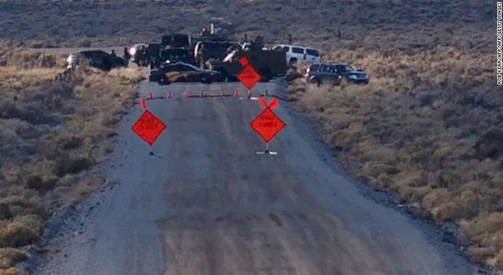 FBI rodea a ganaderos invasores en un edificio federal de Oregon; el grupo armado, a punto de entregarse