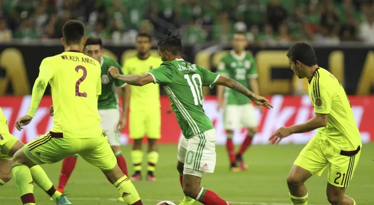 Tecatito Corona se vistió de Messi con un golazo en Copa América Centenario