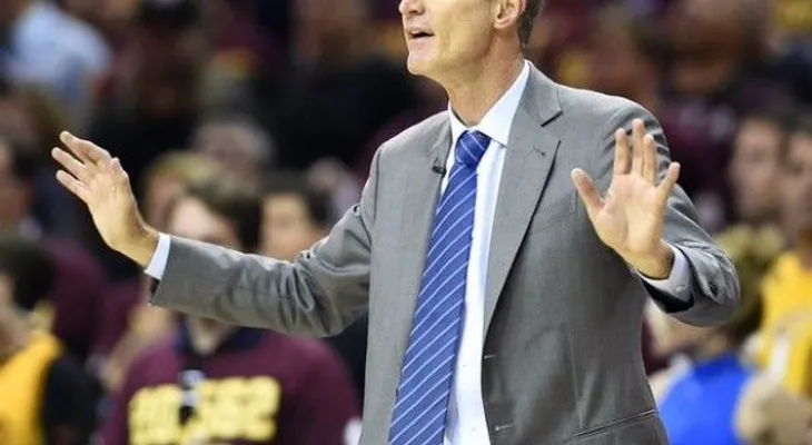 Kerr dirige práctica de Warriors, en ausencia de Walton