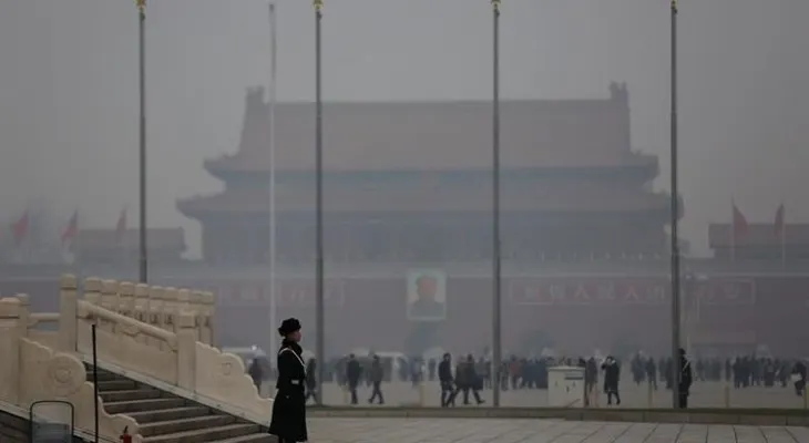 Mujer busca padres biológicos en China y 50 familias la reclaman