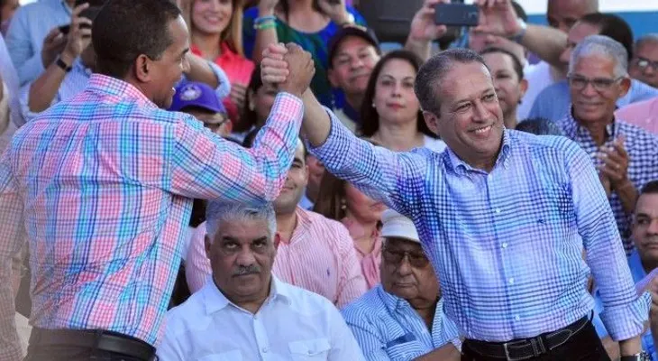 Proclaman Julio César Valentín como candidato a senador en Santiago