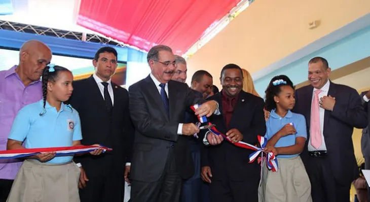 Presidente Medina entrega 129 aulas en capital y Santo Domingo Norte