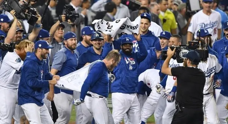  Medias Rojas de Boston y Dodgers jugaron el partido más largo historia de Serie Mundial