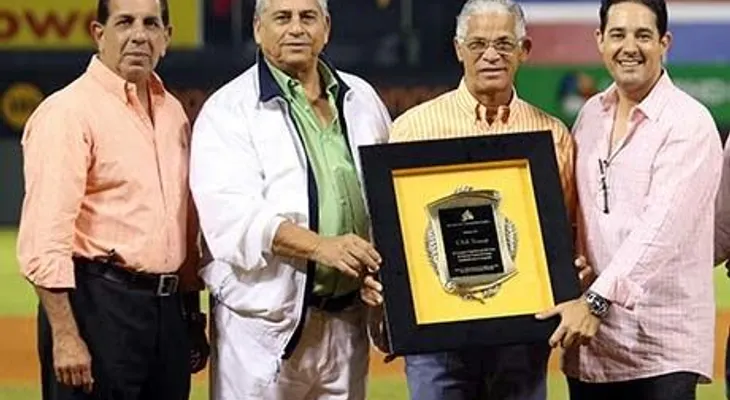 Las Águilas rinden homenaje al club Sameji