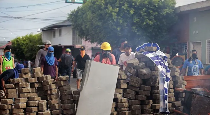 Nicaragua: el ejército llama a la paz y el diálogo en medio de violentas protestas