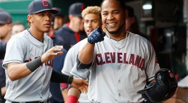 Edwin Encarnación se va dos veces para la calle en triunfo de Indios ante Rojos