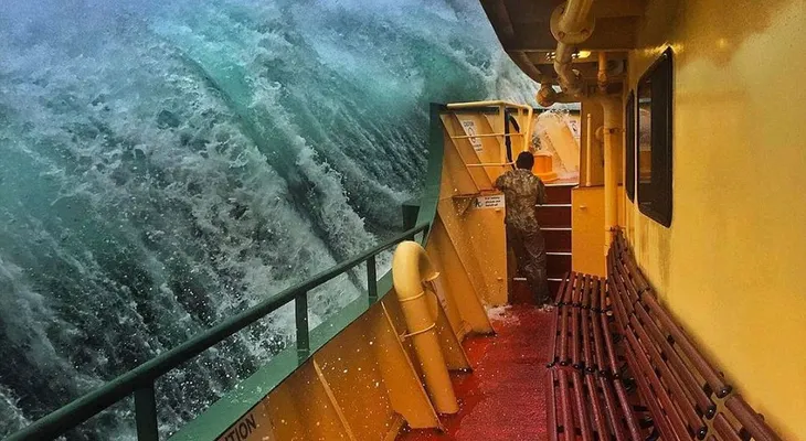 Imágenes impactantes de las monstruosas olas de Australia