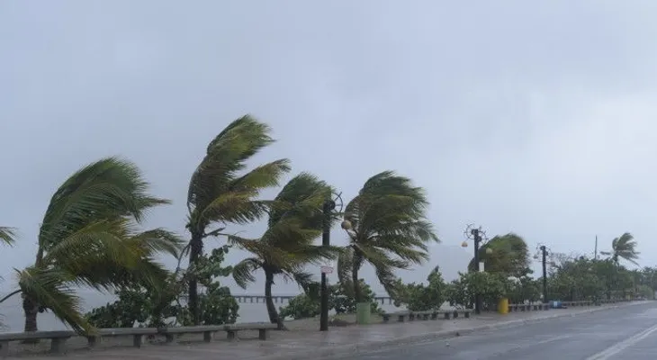 Irma causa 15 muertes en el Caribe y crece alerta por otros dos ciclones