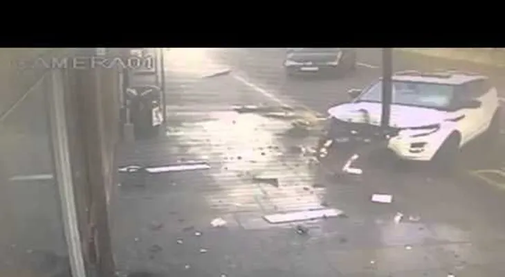 Los 17 segundos que separaron a este hombre de una inminente tragedia (VIDEO)