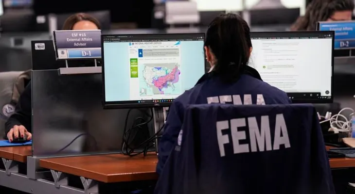 Jueza federal declara ilegal el decreto de Trump para reducir la plantilla de FEMA