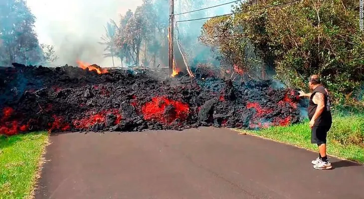La gente ha intentado impedir el avance de la lava. Esta es la razón por la que han fracasado