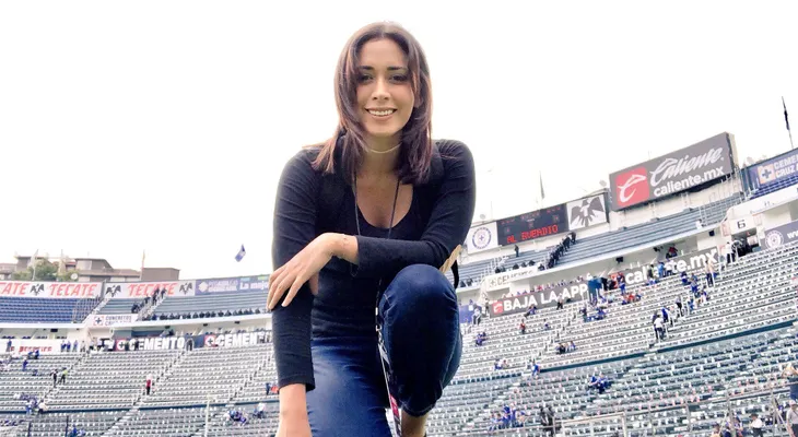 Periodista mexicana sufre agresión sexual durante transmisión en vivo