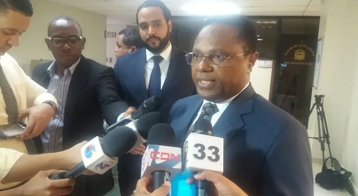 Inscriben a Roberto Rosario para que pueda aspirar a seguir en la JCE