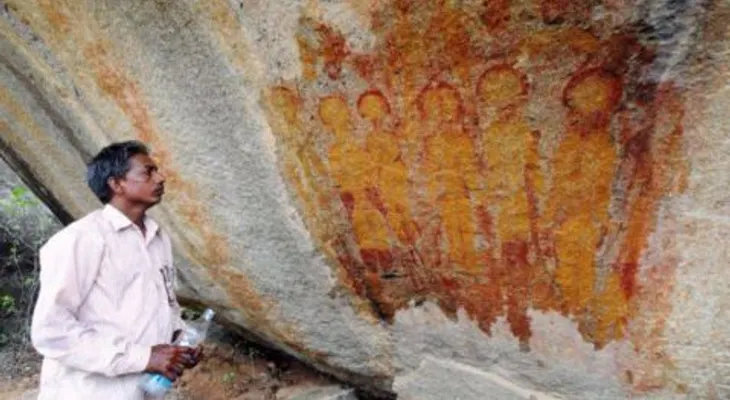 Hallan en la India pinturas rupestres de hace 10.000 años con 'ovnis' y 'alienígenas' 