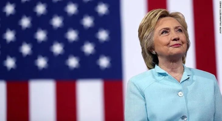 Clinton, a punto de hacer historia en EE.UU.