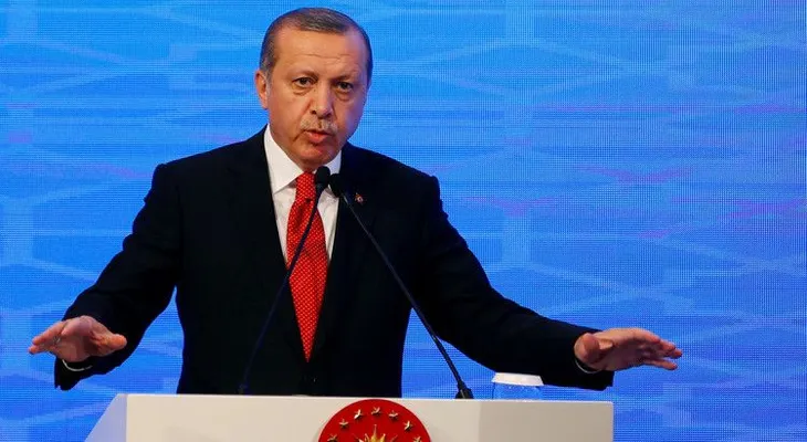 Erdogan llama a los turcos a deshacerse del dólar