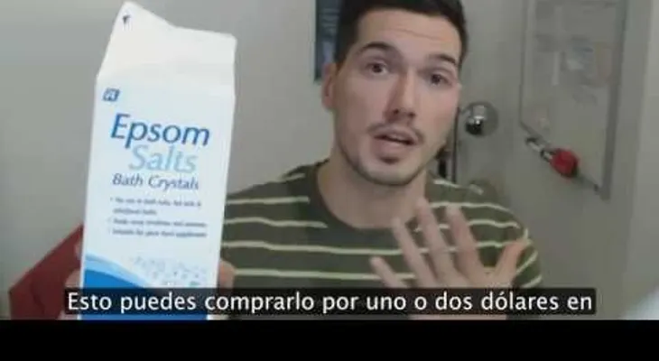 Se empezó a bañar con sal de Epsom y le sucedió algo SORPRENDENTE... (VIDEO)