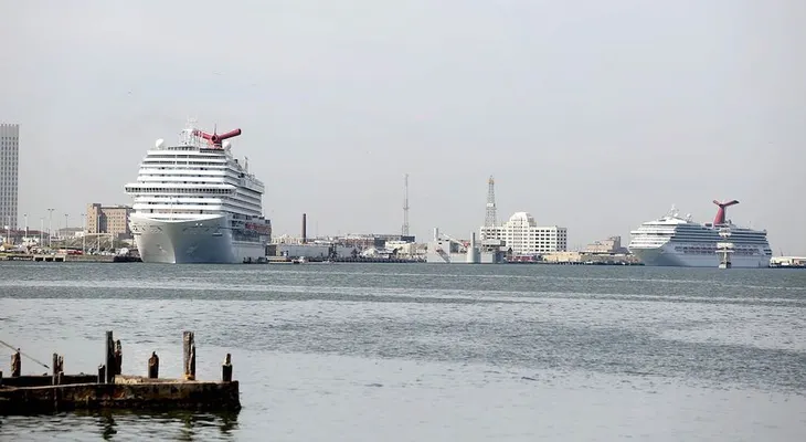Cuba permitirá a ciudadanos cubanos entrar y salir de la isla en cruceros