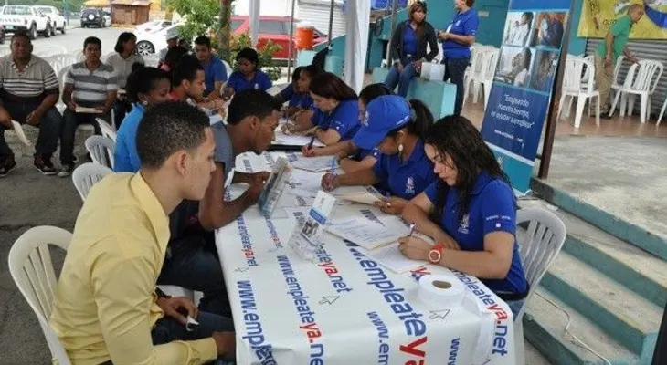 Ministerio de Trabajo lleva servicios de empleo al kilómetro 10 de la Sánchez