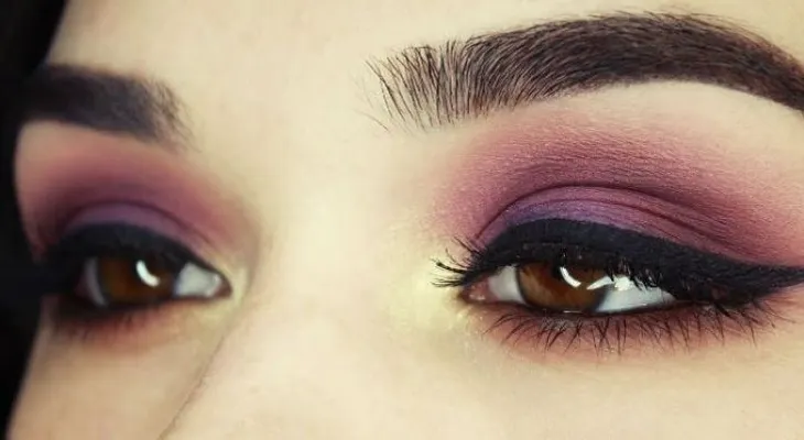 5 tonos de sombras que le van bien a los ojos cafés