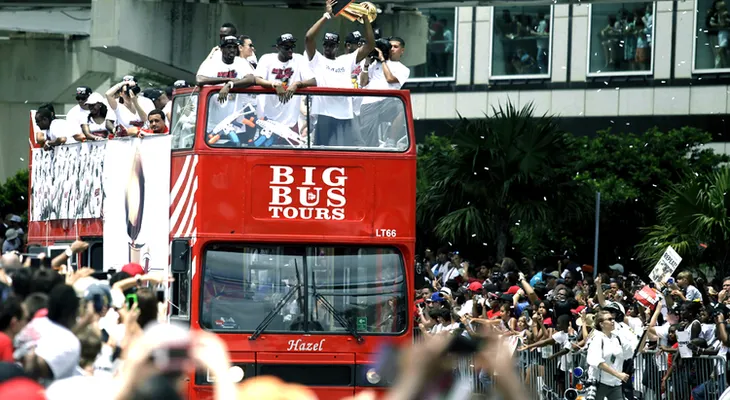 NBA: Heat festeja el título con desfile por Miami